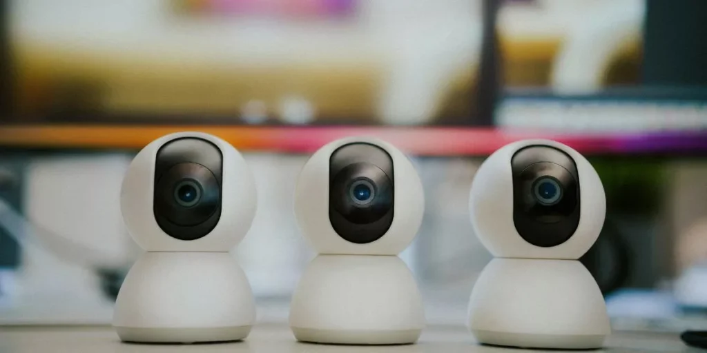 The Pros and Cons of Wireless Smart Security Systems The Pros and Cons of Wireless Smart Security Systems