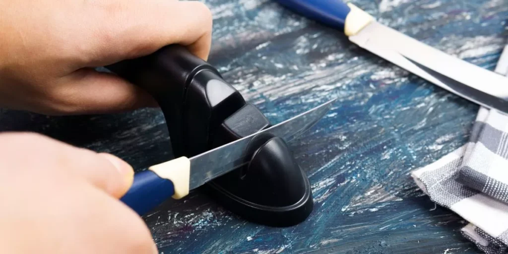 What Are the Best Tips for Sharpening Kitchen Knives? What Are the Best Tips for Sharpening Kitchen Knives?