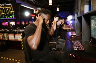 How Do Video Games Encourage Teamwork?