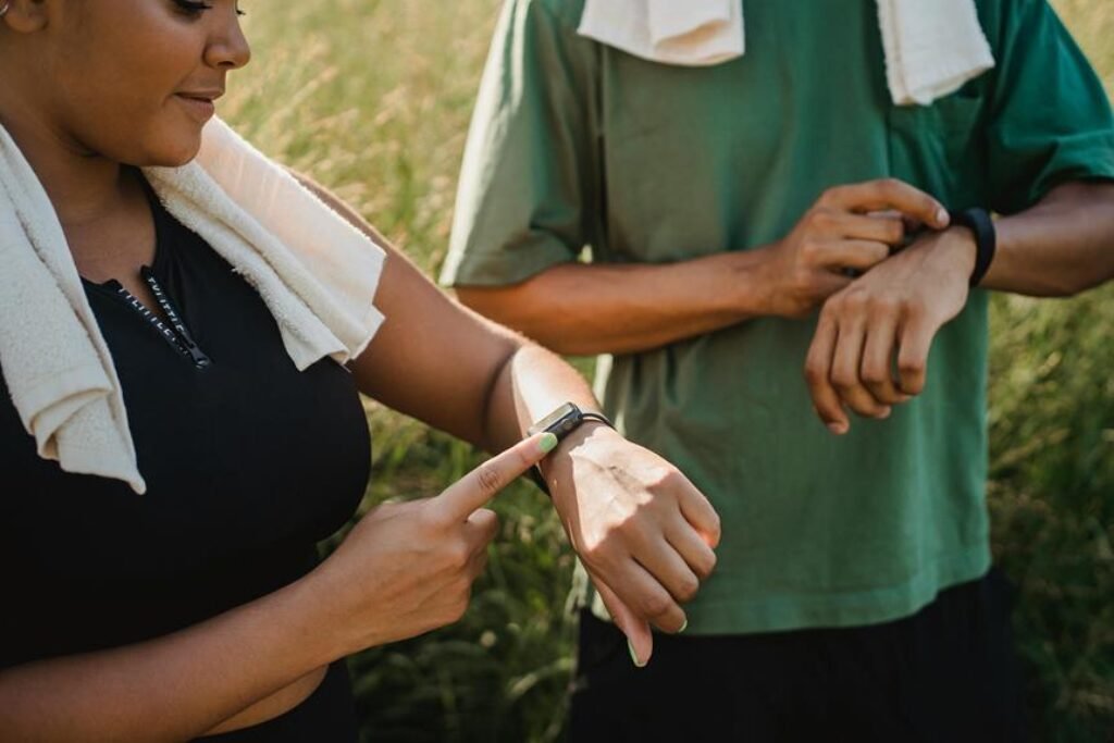 How Do Fitness Trackers Detect Calories Burned? How Do Fitness Trackers Detect Calories Burned?