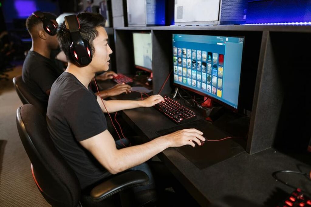 Are Gaming Keyboards Better Than Regular Keyboards for Everyday Use?