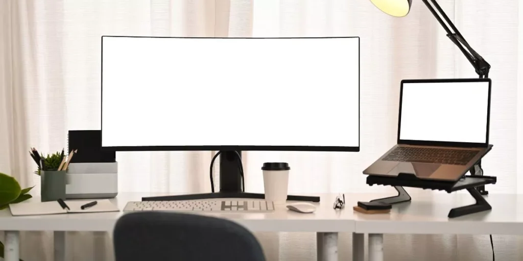 What Are the Best Gaming Desks for Ultrawide Monitors?